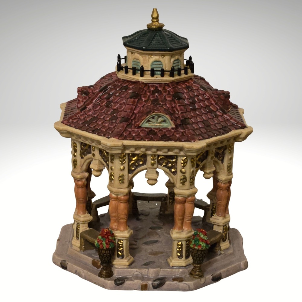 Lemax Village Collection 2005 Victorian Gazebo Miniature Garden Accessory‎ 54341